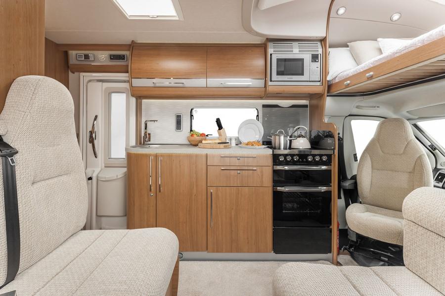 Интерьер Auto-Trail Frontier Arapaho 2014 года  (фото 6 из 6)